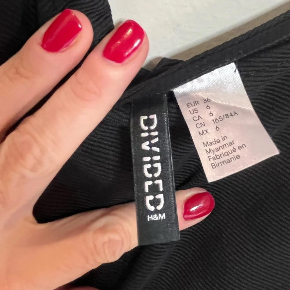 H&M Classic Black Mini Dress - Picture 4 of 4